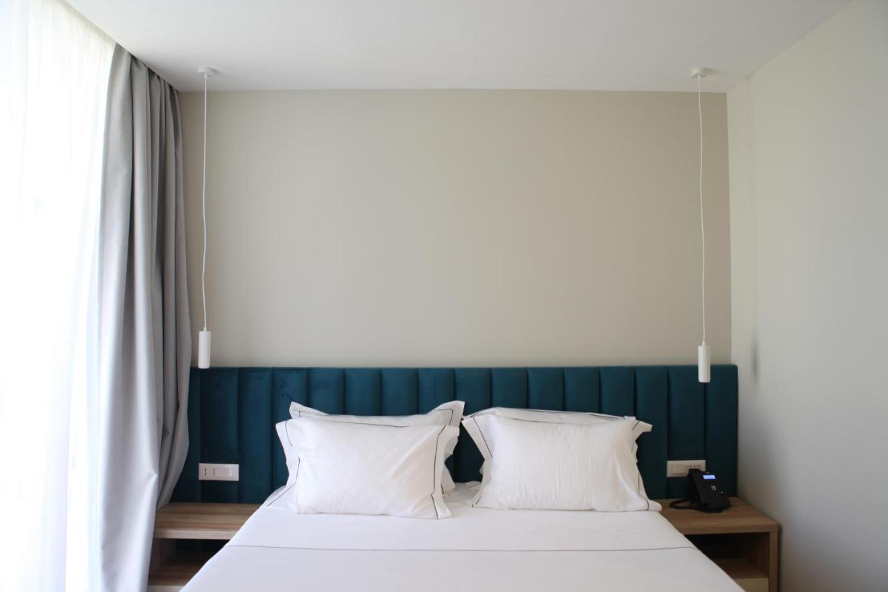 Volmar Hotel Дуррес Экстерьер фото